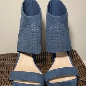 Bar III Blue Perforated Heels